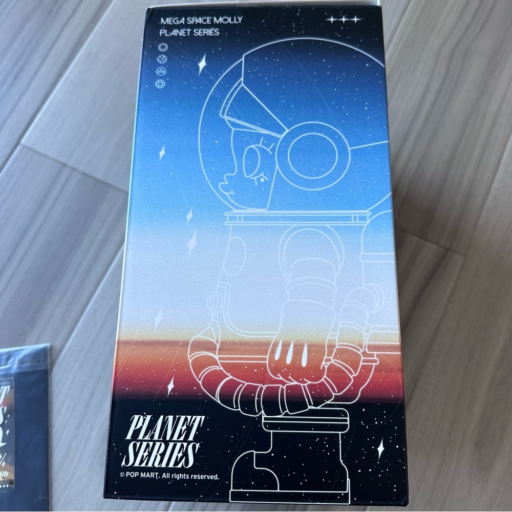 Mega Space Molly Planet Series 400% SATURN - Picture 3 of 6